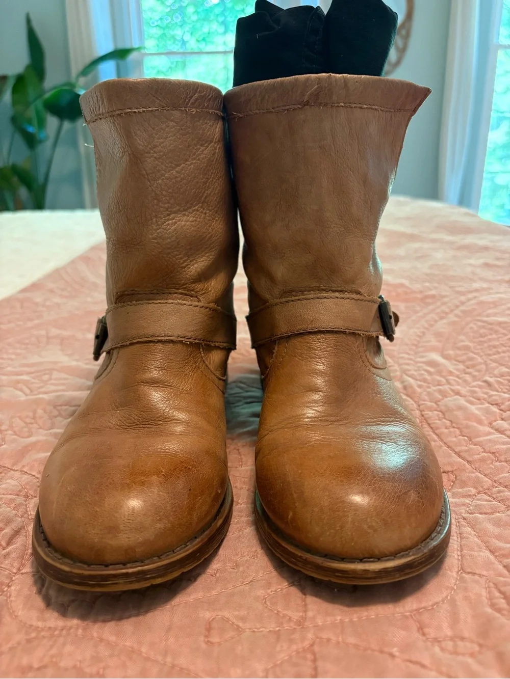 Nine West Women’s Tan Leather Ankle Boots with Buckle Strap. Sz 6
